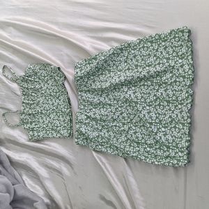 2 piece set never been worn